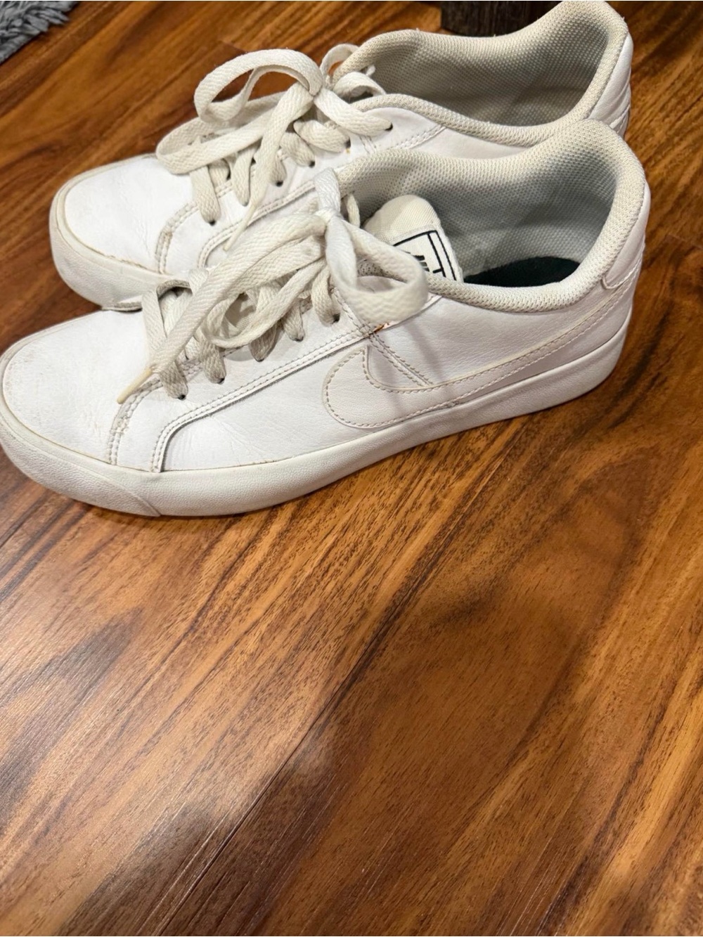 Nike Court Royales